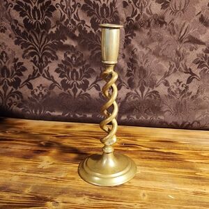 Elegant Gold Wall Sconce